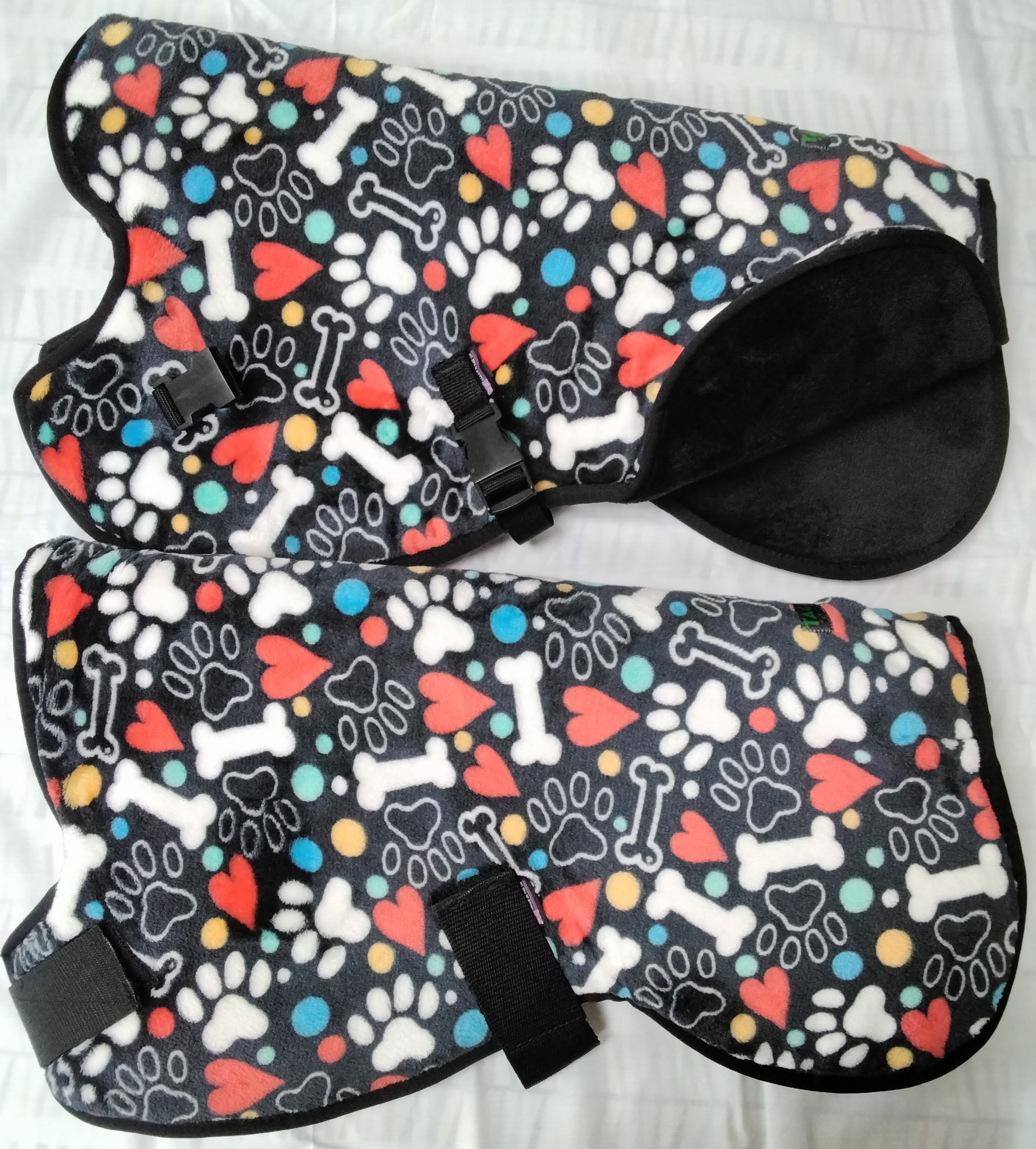 Bodywarmer - Bones and hearts with black (velcro)